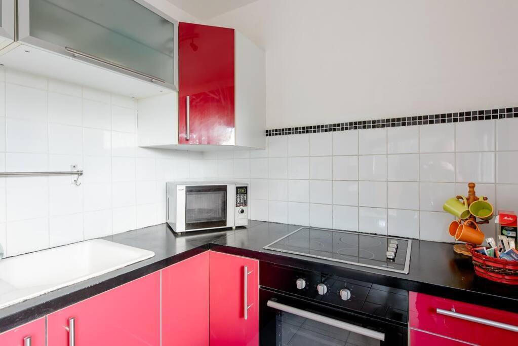 Park & Suites -Wifi-Netflix-Vue Marseilles Buitenkant foto